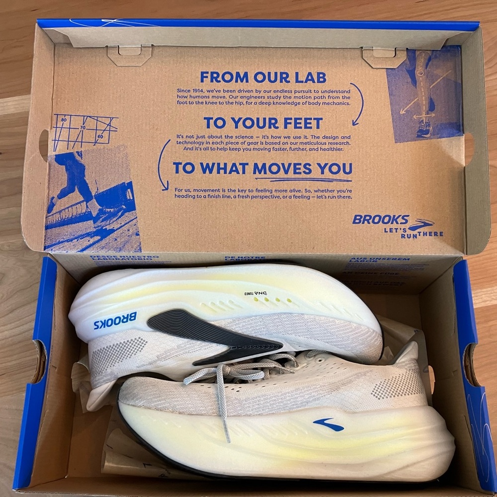 Brooks Glycerin MAX, men’s size 11. White Running Shoes